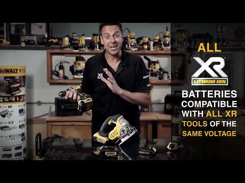 Зарядное устройство DCB115P3 и 3 аккумулятора DCB184 5Ач DeWALT Зарядное устройство DCB115P3 и 3 аккумулятора DCB184 5Ач DeWALT