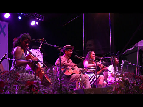 Carolina Chocolate Drops ft. Rhiannon Giddens "Jackson," Grey Fox 2013