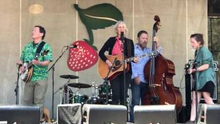 Rita Hosking - &quot;Come Sunrise&quot; at Strawberry Festival 2017