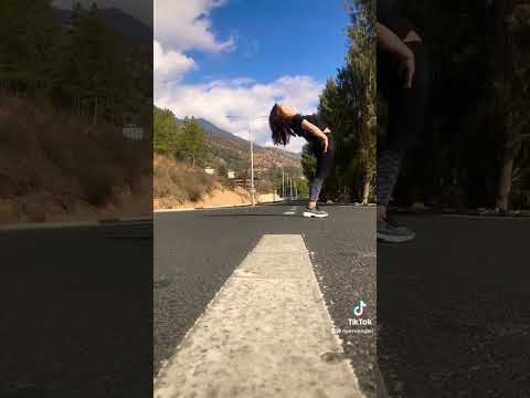 #yogini #yogifrombhutan #bhutanese #chakrasan #backbend #split #streaching #backflip #flexible