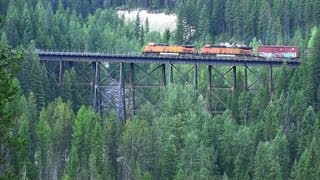 preview picture of video 'BNSF 5633 Goat Lick Trestle (27AUG2013)'