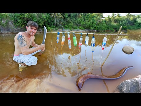 I built a FISH TRAP for fish deep in the Jungle…