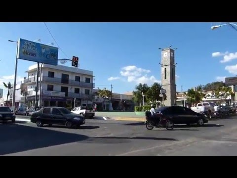 Praça do Relógio e Igreja Matriz - Tianguá (CE) - Dezembro/2015.