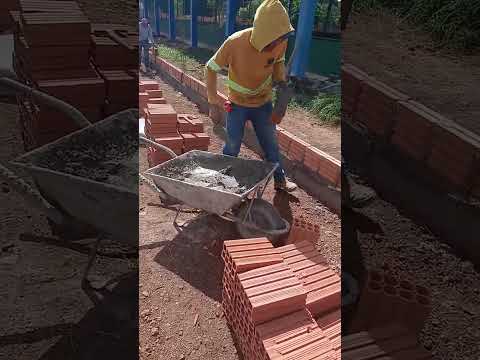 construção de muro no colégio  Santa Clara município de araguacema Tocantins  #obra  #pedreiro