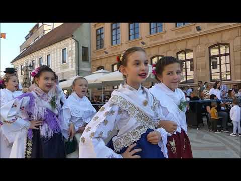 Svečani mimohod dječjih folklornih skupina na 50. Malim jesenima