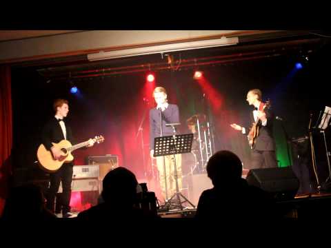 Gísli Jörgen á undankeppni samfés Gúanó stelpan