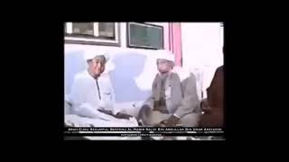 Download lagu [KISAH WALI] Pertemuan Guru Sekumpul dengan Al Habib Salim bin Abdulloh Assyathiri #shorts mp3