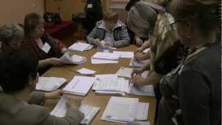 preview picture of video 'Подсчет голосов в УИК 518 по МО 4 марта 2012 (часть 1)'
