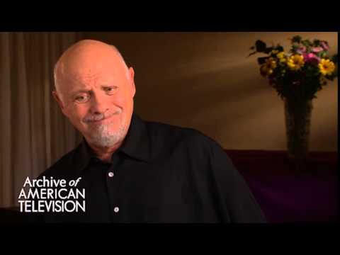 Hector Elizondo discusses appearing on "Grey's Anatomy" - EMMYTVLEGENDS.ORG