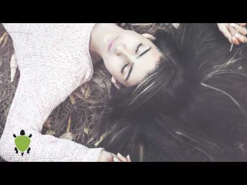 Johnny Glövez ft. Polina - Don't Wanna Touchdown