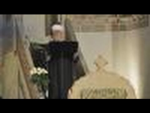 Bajramska hutba reisu-l-uleme: Svi ljudi su porodica i treba da živimo u miru kao braća i sestre