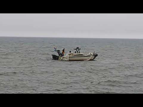 Sailboat mast broken