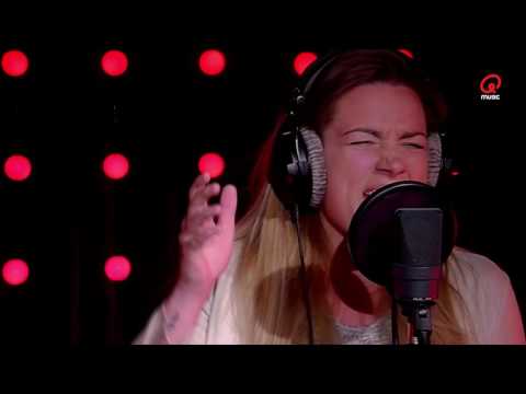 Dauwe & Vancoillie : Lisa Van Rossem - Hotline Bling (Live op Q)