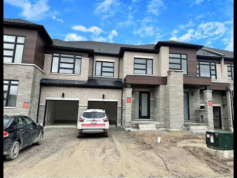 4 Bromfield St, Whitby, ON L1P 1Y2