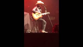 Dustin Lynch- She Wants a Cowboy