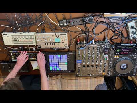 First DAW-less Jam Session with APC64 in Standalone Mode (no computer)