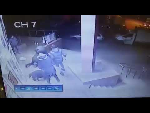 Гопники нарвались на боксера | Драка возле бара | Быдло