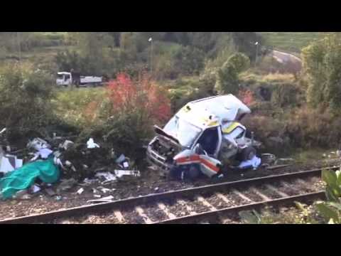 Pontida, l’ambulanza distrutta dal treno