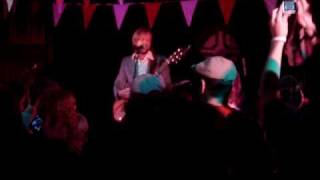 Fiction Family- When She&#39;s Near live