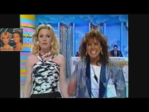 P21-Loretta Goggi in quiz-1984 ospite Daniela Goggi cantano "Domani"