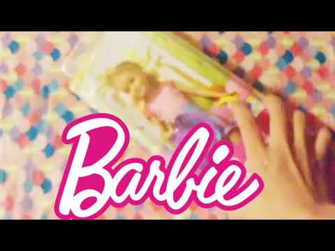Abriendo la barbie"Team Stacie"