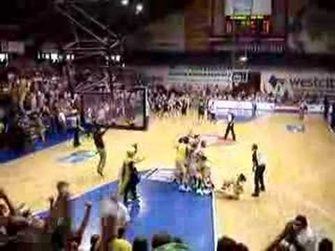 MKB Euroleasing Sopron-MIZO Pécs Döntő 08-09 ünneplés