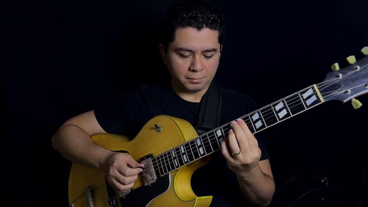 Ismael Nascimento tocando o estudo sobre Stella by Starlight