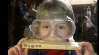 preview picture of video 'Ben builds his 2009 Pinewood Derby car'