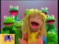 Noggin S Critter Corner I M In Love With A Big Blue Frog Frogs The Muppet Show