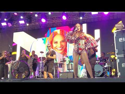 CARLA CRISTINA EX: AS MENINAS NA  PRAÇA CASTRO ALVES  | CARNAVAL  DO CENTRO DE SALVADOR BAHIA 🇧🇷