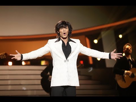 Jorge González imita a Bambino en 'No me des guerra' - Tu Cara Me Suena