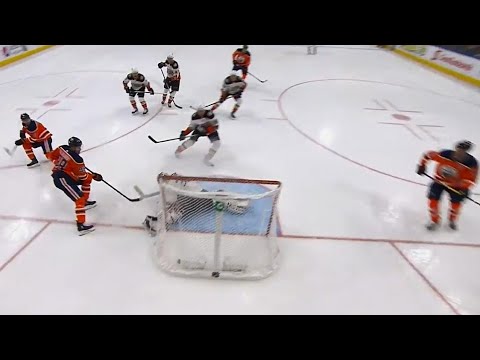 Oilers' McDavid sets up Russell on the odd-man rush