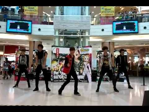 110723 Divinity Party - I'll Be Back + Hands Up @Debut wedo 4