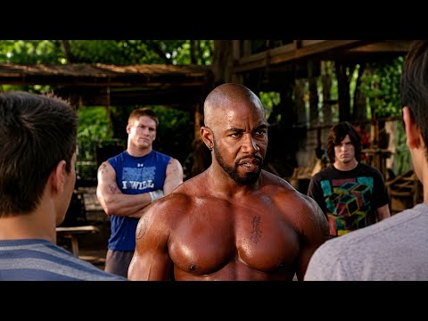 Es MMA Fighter Ne 4 Students Ko Banaya Khatarnak Fighters ( Never Back Down 2 movie explanation )