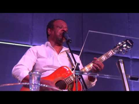 Adhemar de Campos: Elevo os meus olhos - Comunidade da Graça