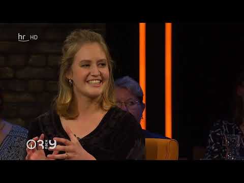 Leah Weigand - Pflegerin / Poetry Slamerin