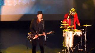 Tuomari Nurmio - Paavi Roskapankissa [live]