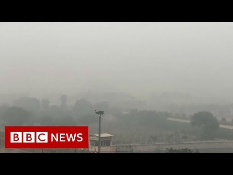 The office commute through Delhi's deadly smog - BBC News