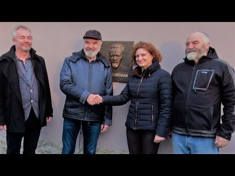 Zdeněk Svěrák odhalil ve Staré Huti u Dobříše pamětní desku Járovi Cimrmanovi