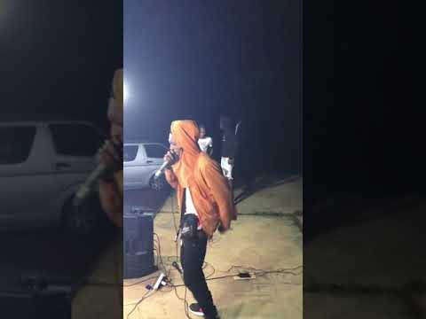 1Dantae performing live