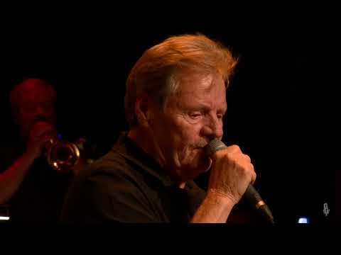 Delbert McClinton - The Hunt Is On  (eTown webisode #1282)