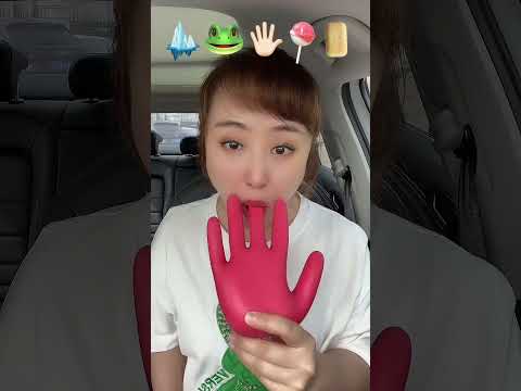 Eat emoticons,eat you bite by bite,the co-pilot eats snacks#food#shortvideo#Eatemoticons