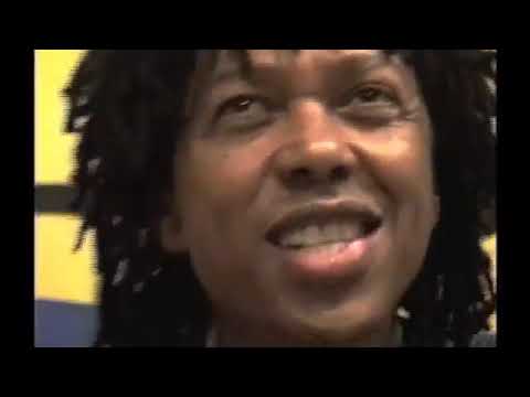 Eu e Djavan comemorando nosso registro da música "Vamos Fugir"