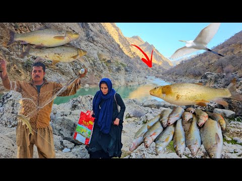 Fight for Survival in Zagros' Cold Winter | Traditional Fishing in Wild Mountain Rivers 🐟❄️