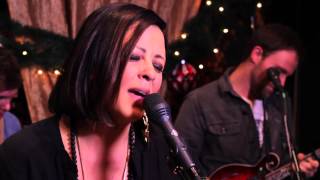 Sara Evans - At Christmas | Hear and Now | Country Now
