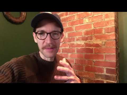 ⚔️ Writer vs content creator