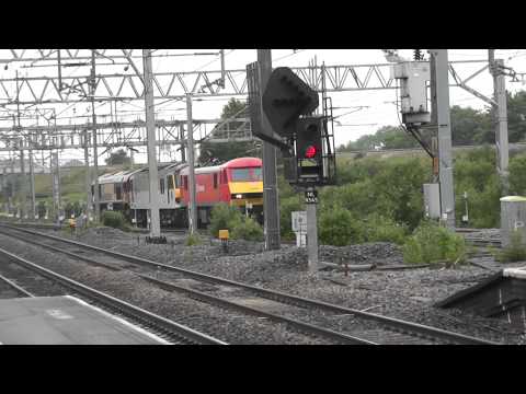 (HD) Convoy of 3 DB Shenker locos! 90029, 90041 and 66052 pass Nuneaton with good 1 tone! 28.5.14.