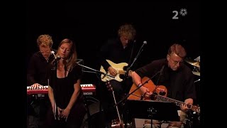 Mikael Wiehe &amp; Ebba Forsberg -  Men Bara Om Min Älskade Väntar (Live Victoriateatern 2008)