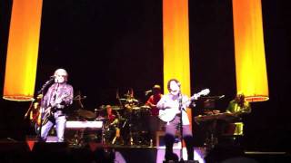 Daryl Hall & John Oates - "Las Vegas Turnaround" (Live in NYC 12-5-2010)