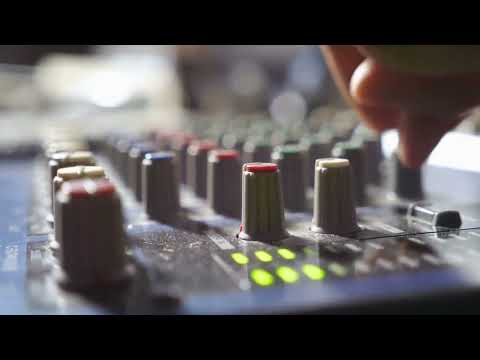 Mastering Stage Monitors : A Comprehensive Guide